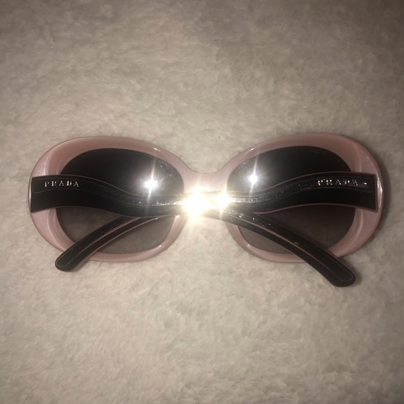 Prada classic shape black/pink sunglasses - Picture 7 of 7
